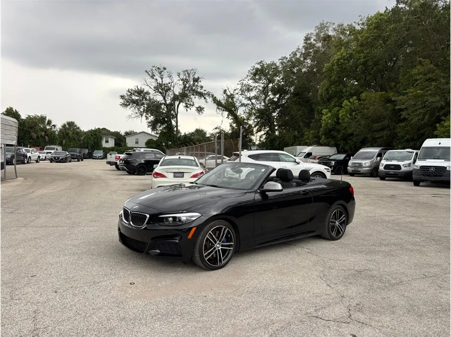 BMW 2 Series photo 17