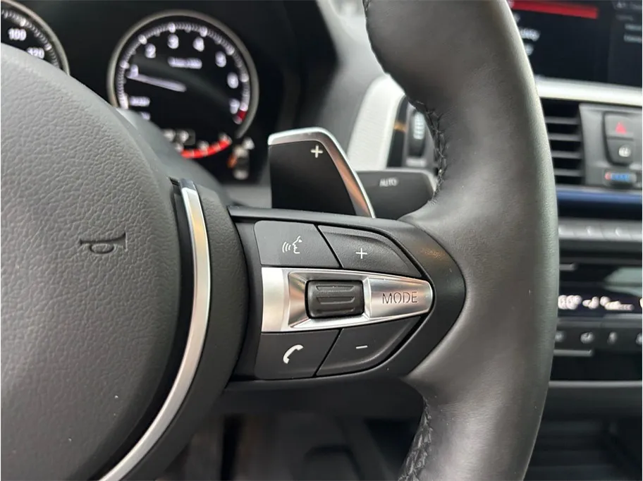 BMW 2 Series photo 27