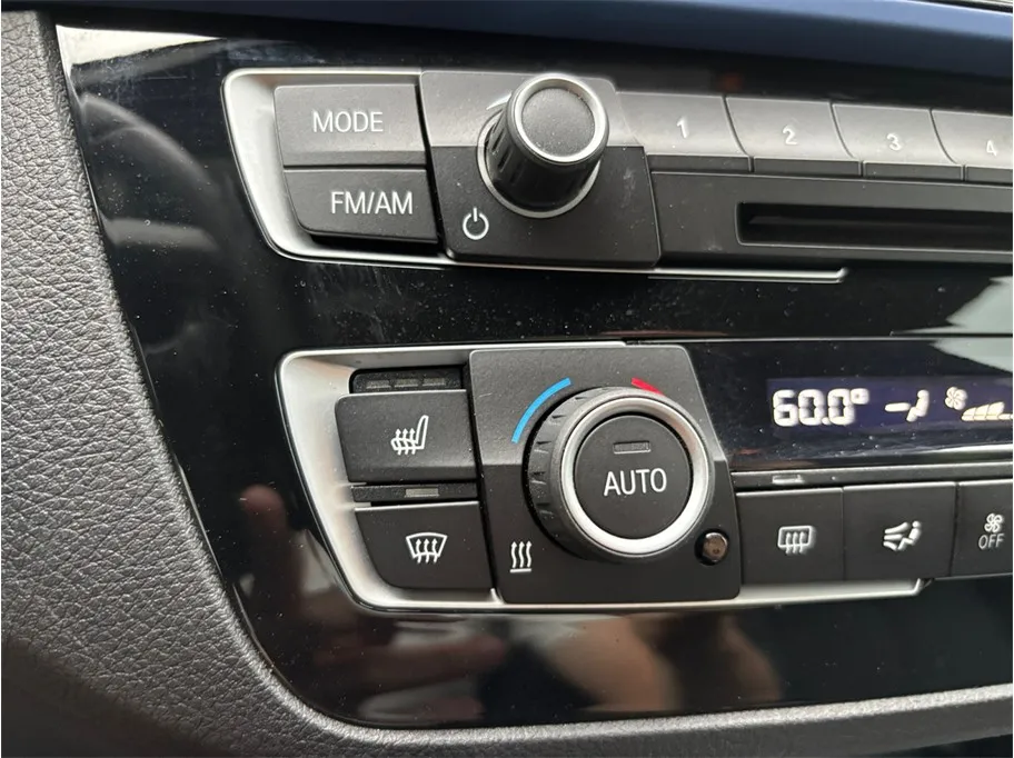 BMW 2 Series photo 33