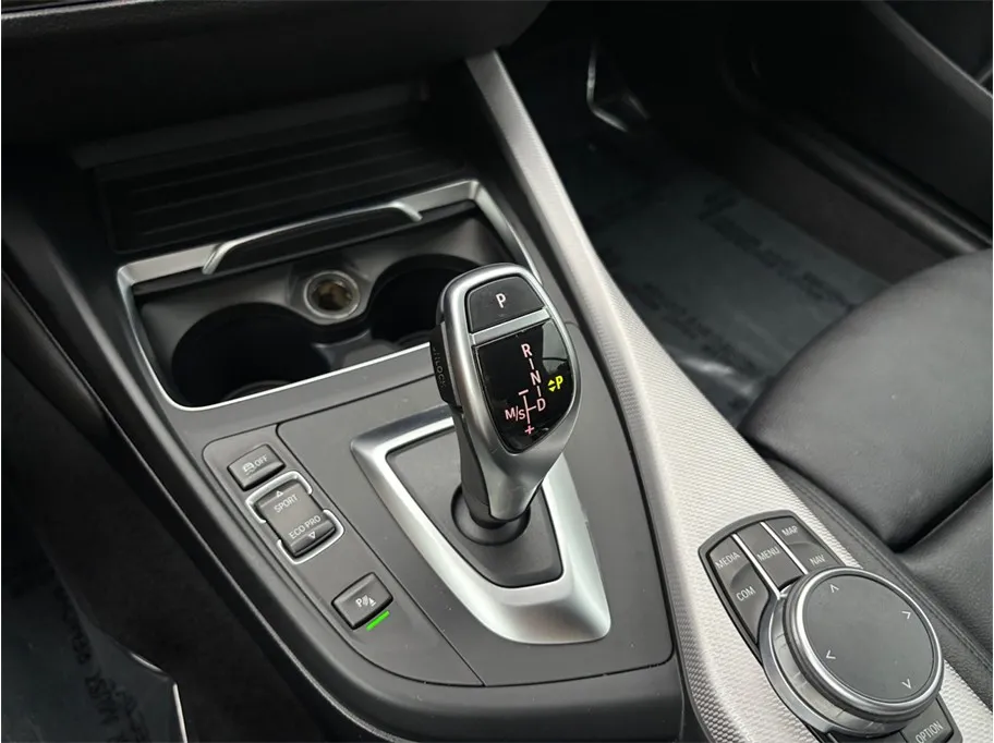 BMW 2 Series photo 36