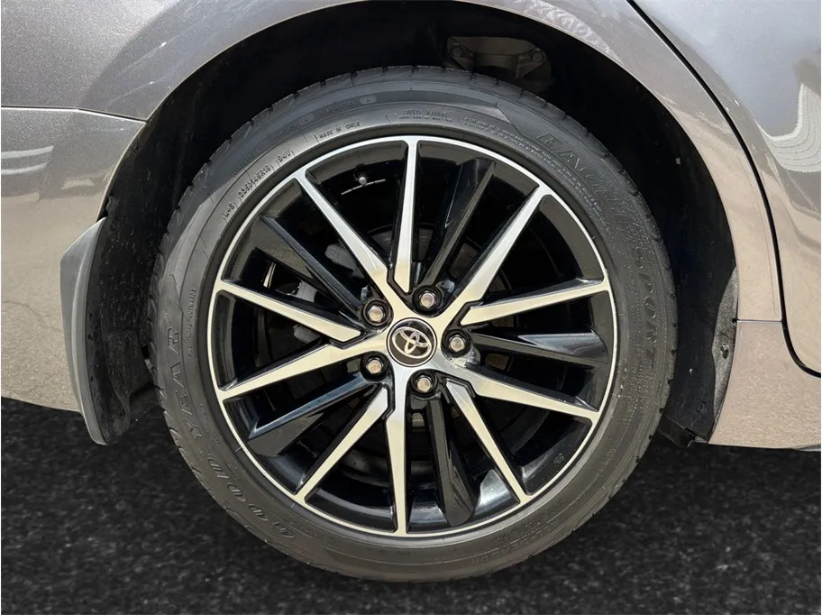 Toyota Camry photo 14