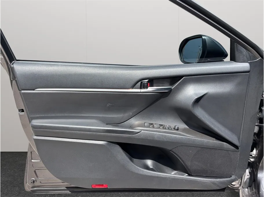Toyota Camry photo 18