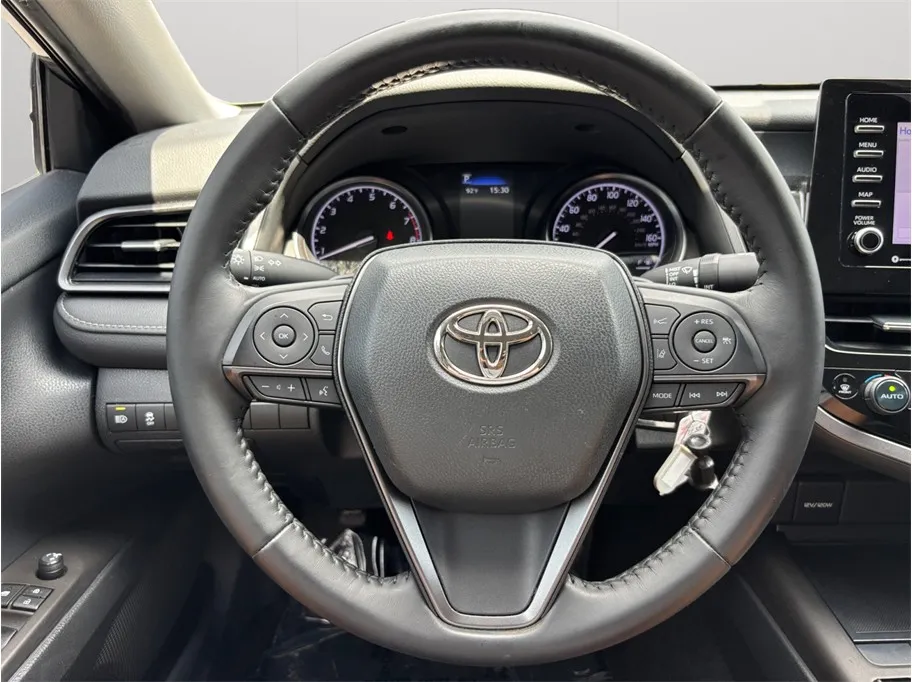 Toyota Camry photo 21