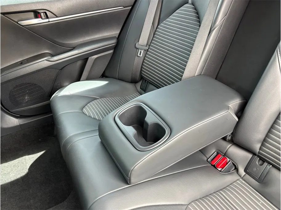 Toyota Camry photo 33