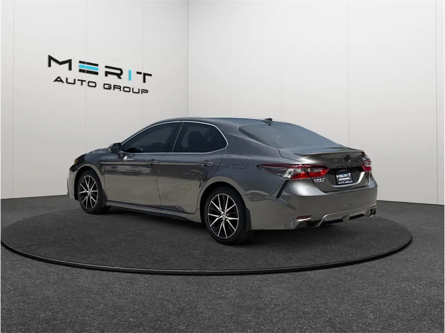 Toyota Camry photo 7