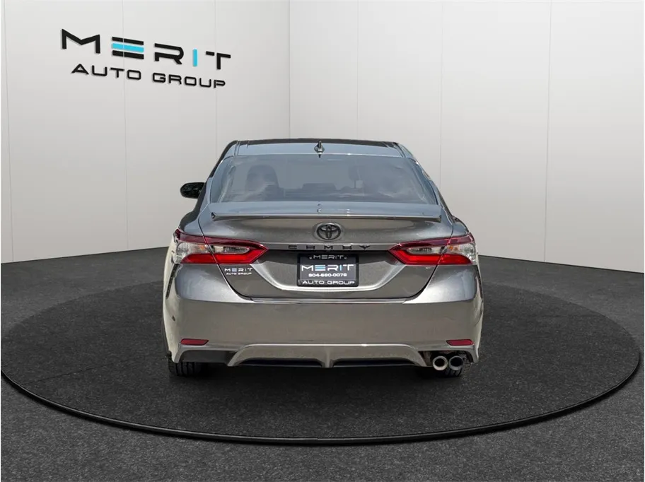 Toyota Camry photo 8