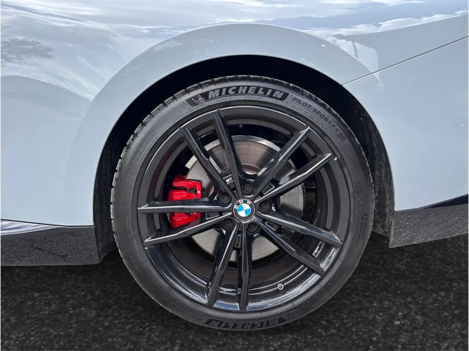 BMW 2 Series photo 15