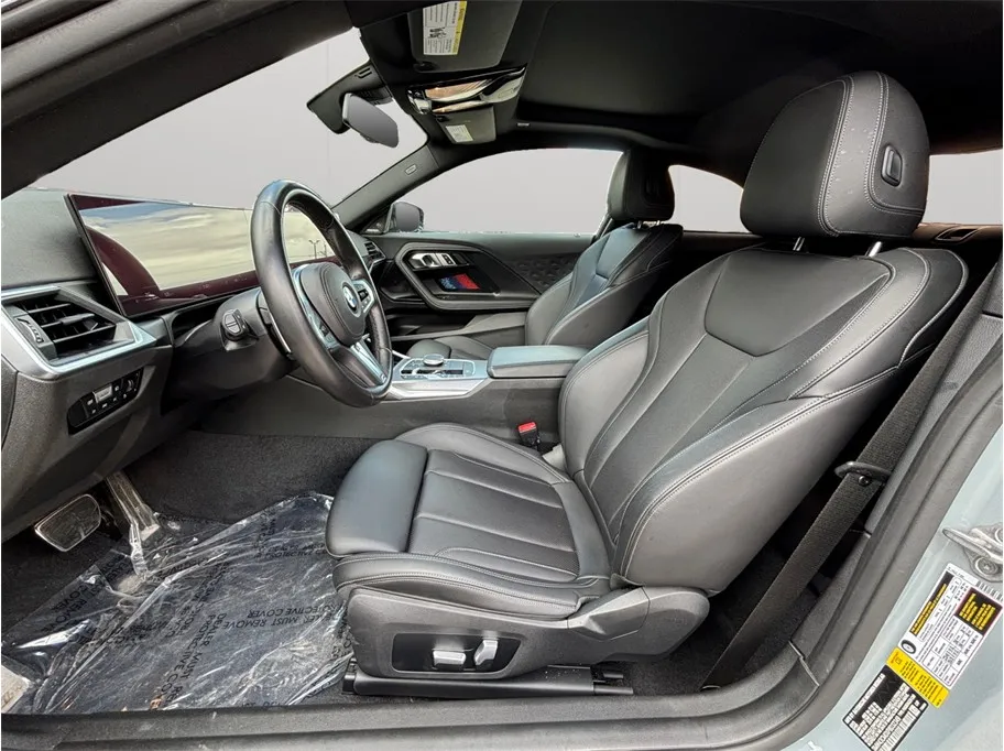 BMW 2 Series photo 2