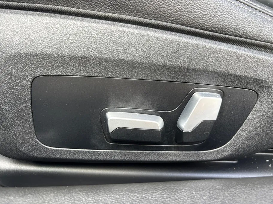 BMW 2 Series photo 22