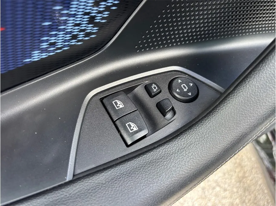 BMW 2 Series photo 24