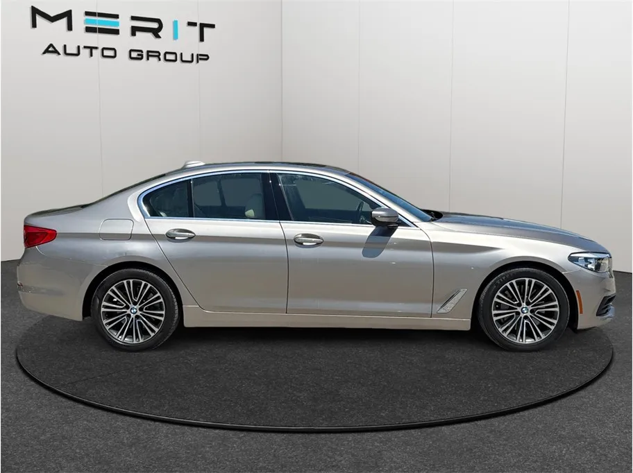 BMW 5 Series photo 10