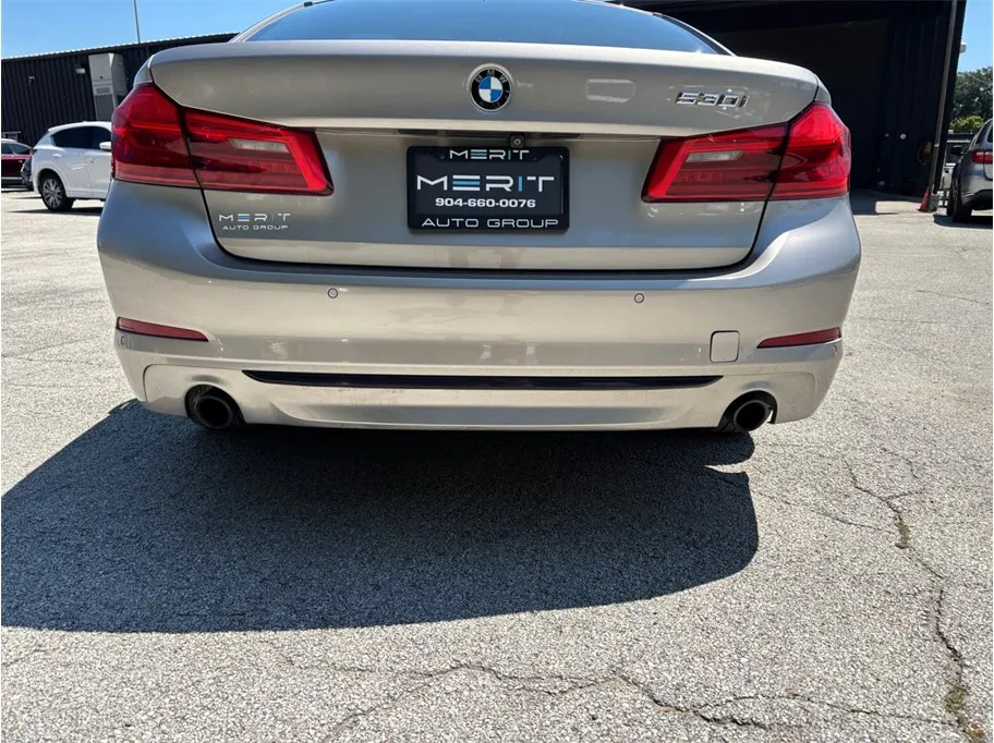 BMW 5 Series photo 16