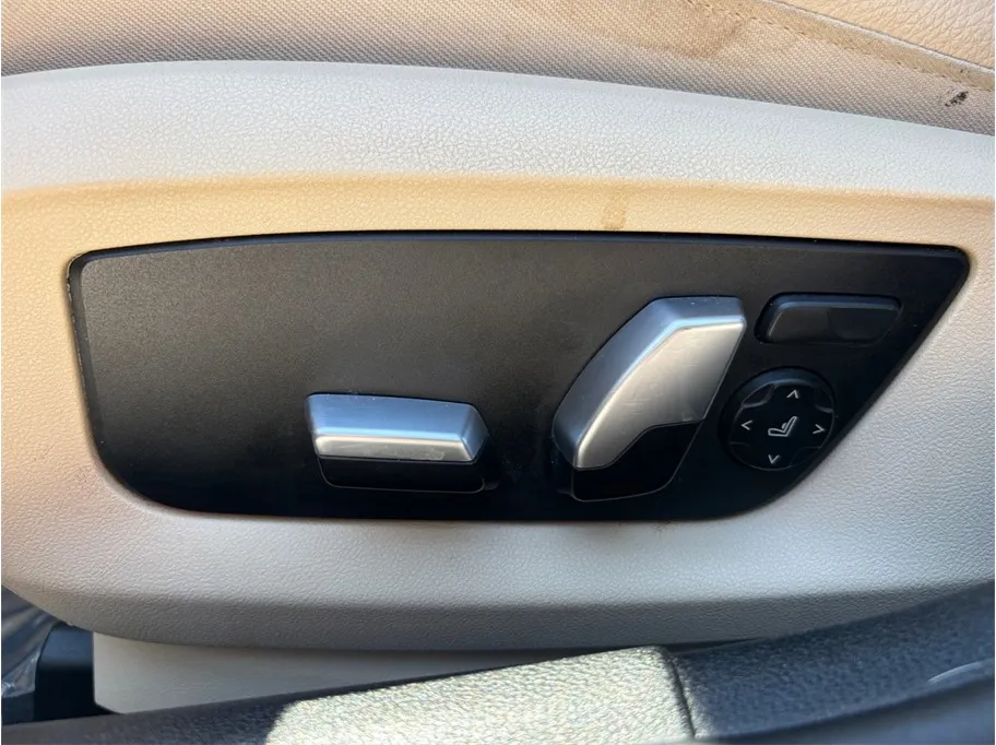 BMW 5 Series photo 19