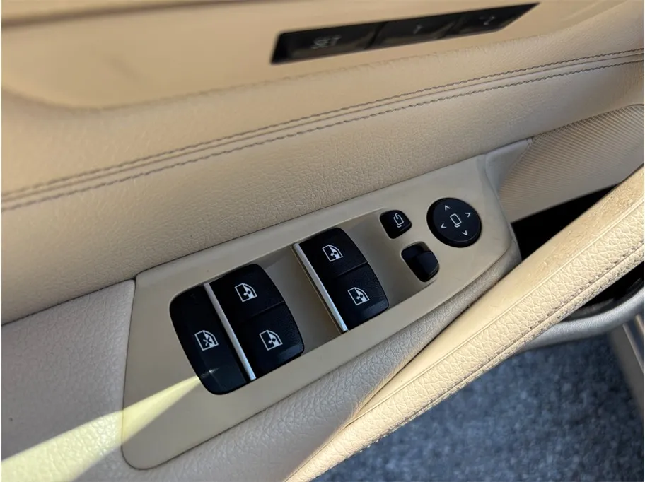 BMW 5 Series photo 22