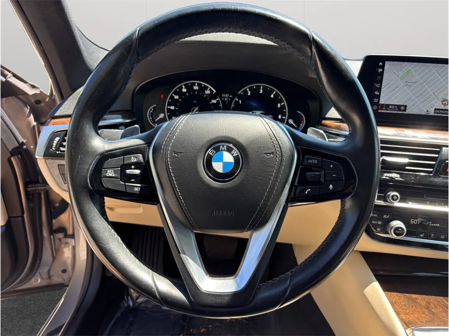 BMW 5 Series photo 25