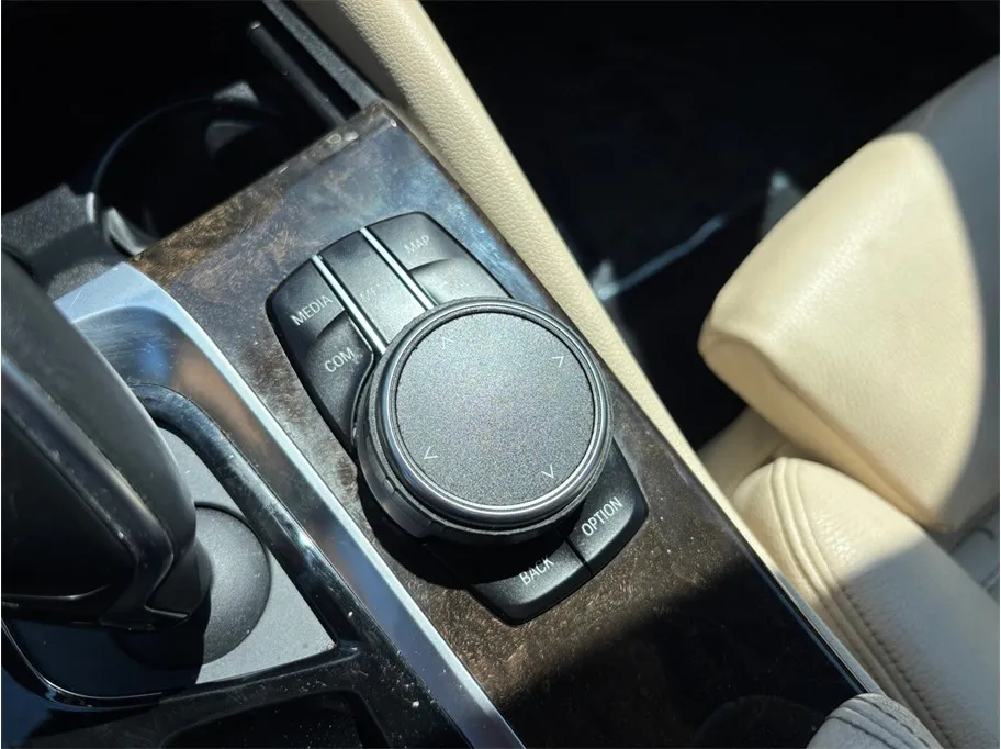 BMW 5 Series photo 34