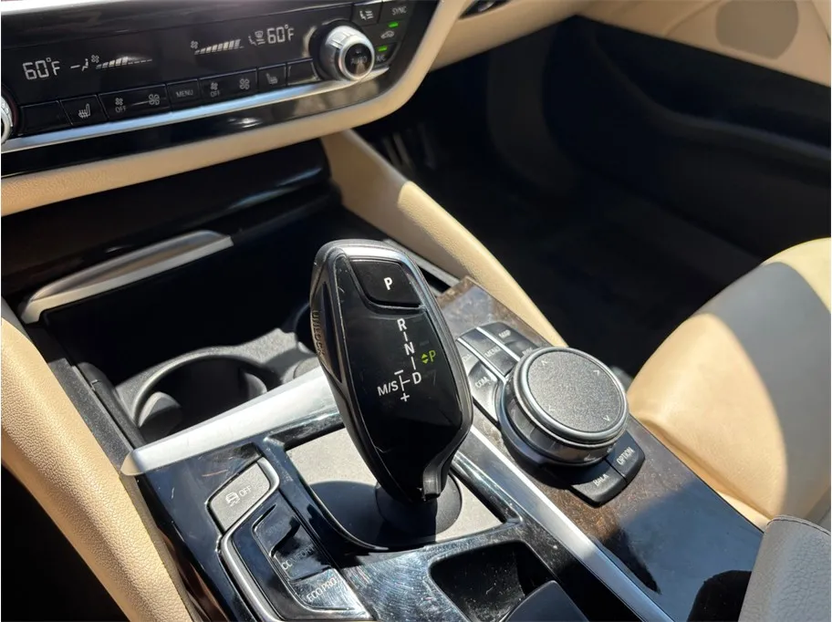 BMW 5 Series photo 36