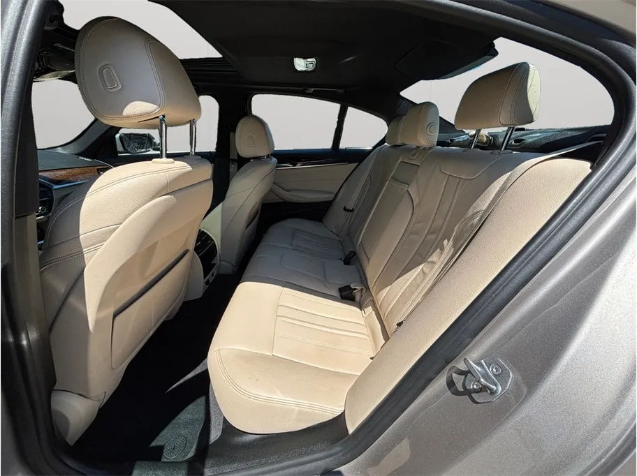 BMW 5 Series photo 38