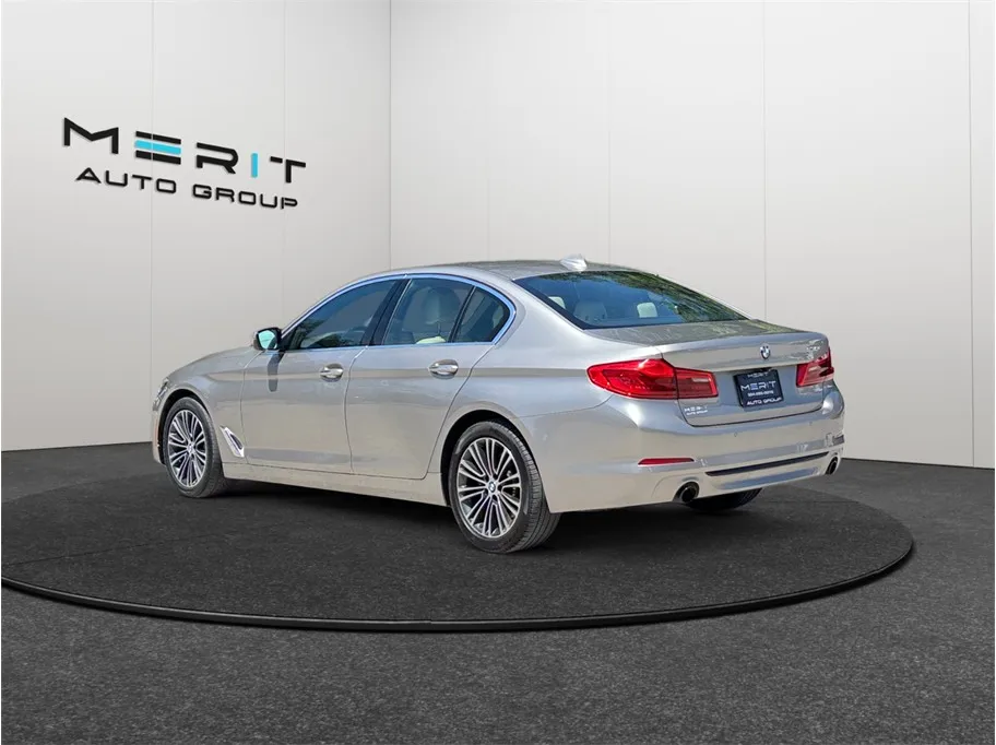 BMW 5 Series photo 7