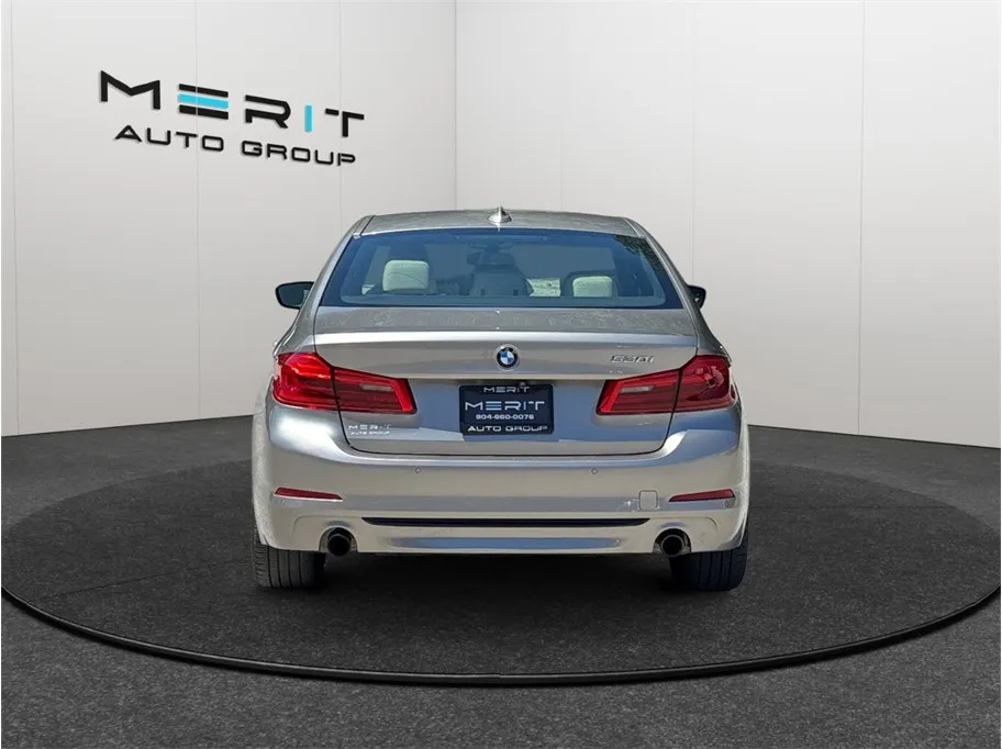 BMW 5 Series photo 8