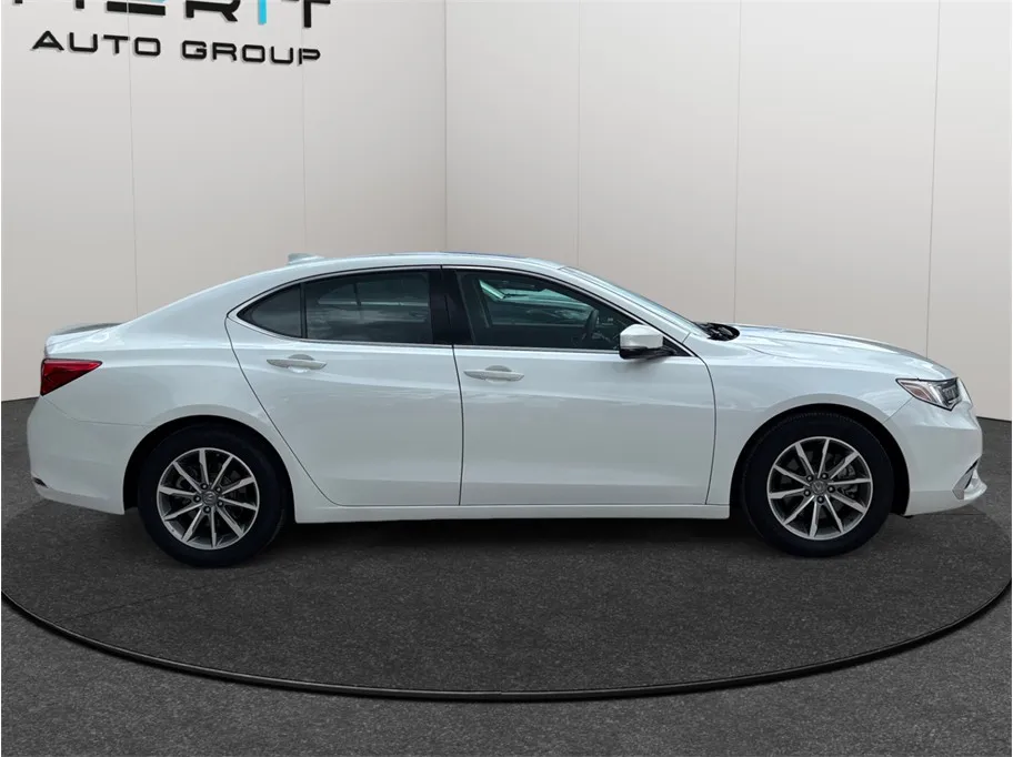 Acura TLX photo 10