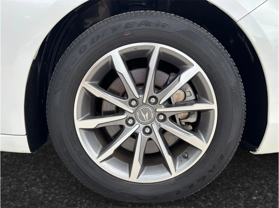 Acura TLX photo 13