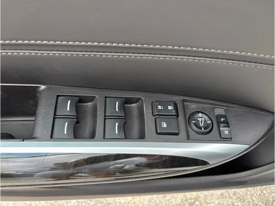Acura TLX photo 20