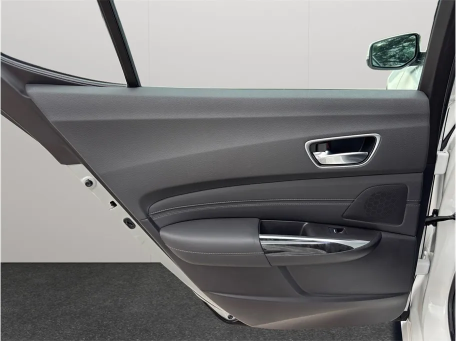 Acura TLX photo 38