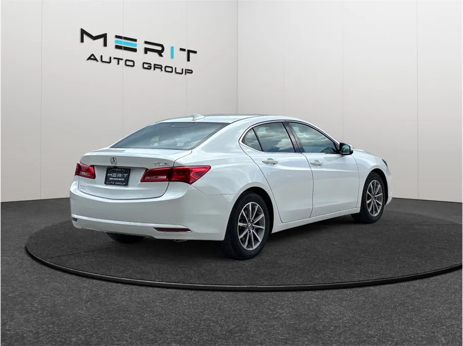 Acura TLX photo 9