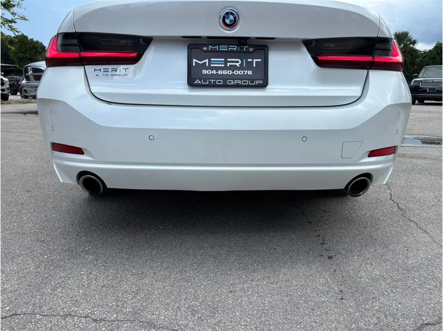 BMW 3 Series photo 15