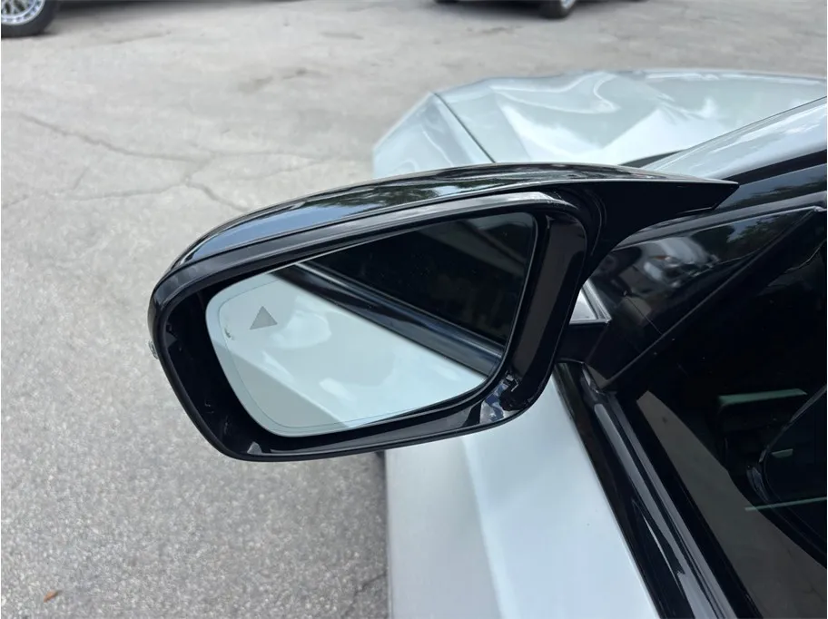 BMW 3 Series photo 17