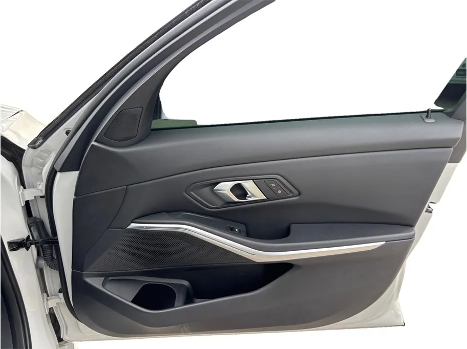 BMW 3 Series photo 44