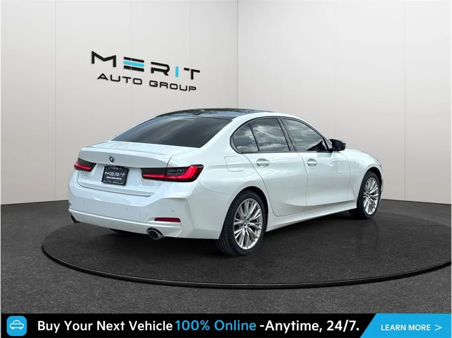 BMW 3 Series photo 9