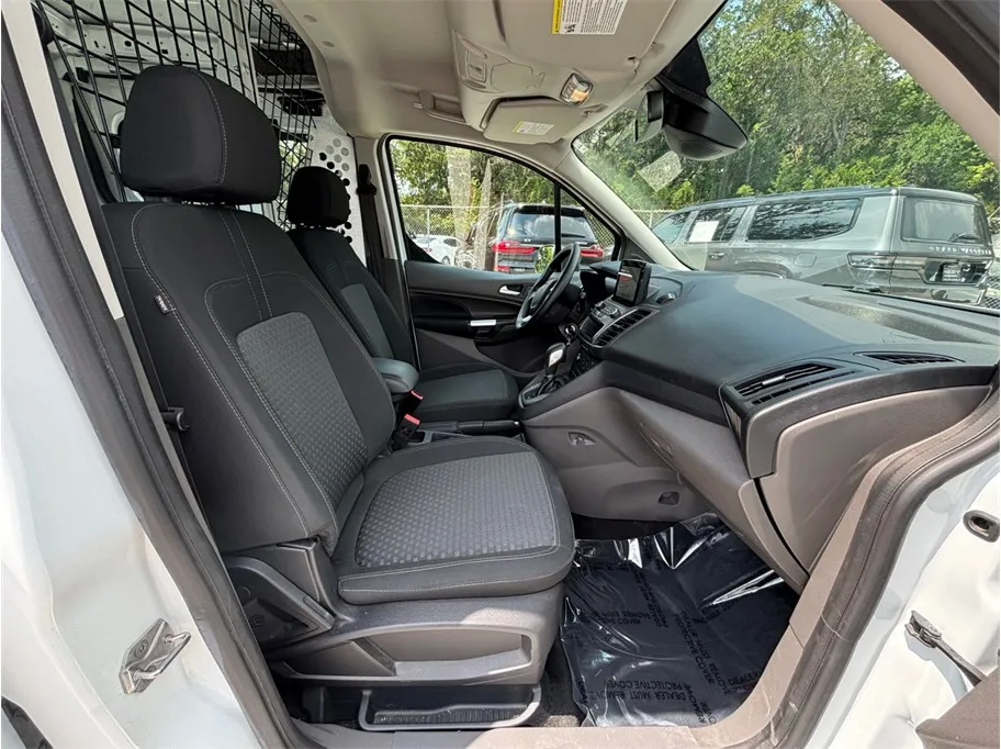 Ford Transit Connect photo 35