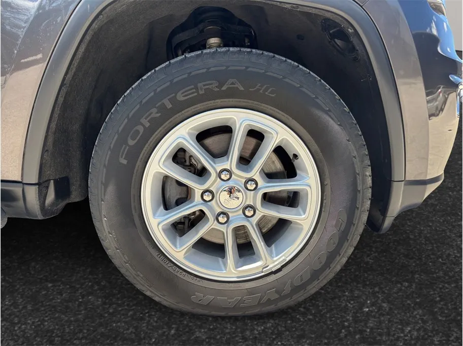 Jeep Grand Cherokee photo 12