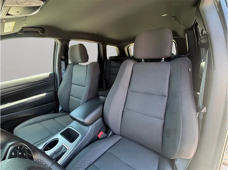 Jeep Grand Cherokee photo 18