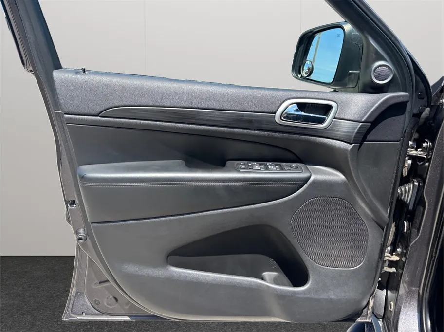 Jeep Grand Cherokee photo 20