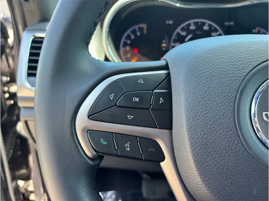 Jeep Grand Cherokee photo 24