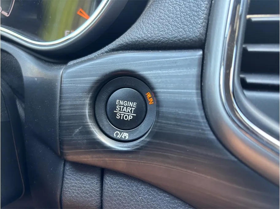 Jeep Grand Cherokee photo 26