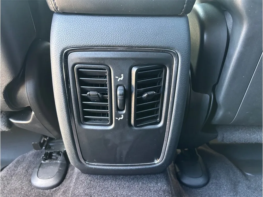 Jeep Grand Cherokee photo 34