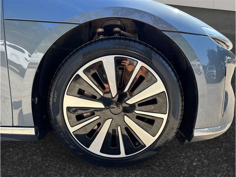 Lucid Air photo 13