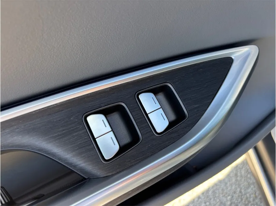 Lucid Air photo 23