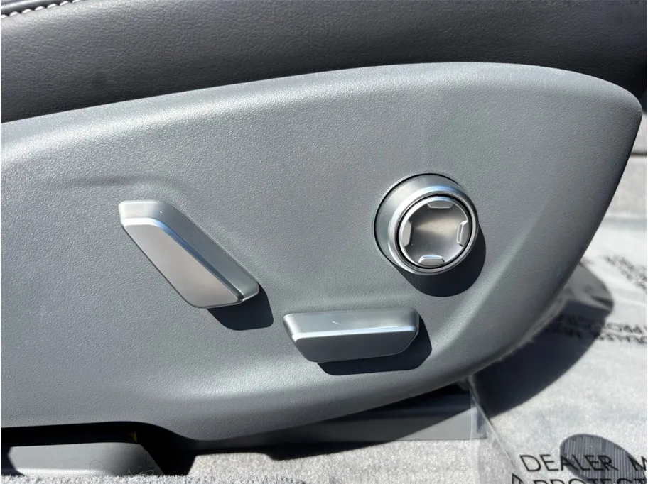 Lucid Air photo 44