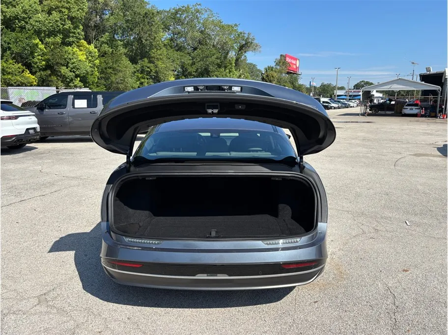 Lucid Air photo 47