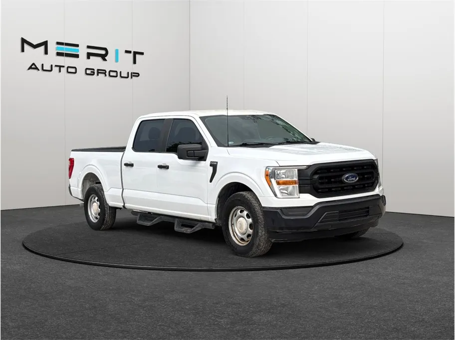 White 2022 Ford F-150 SuperCrew Cab XL Pickup 4D 6 1/2 ft for sale in Jacksonville, FL
