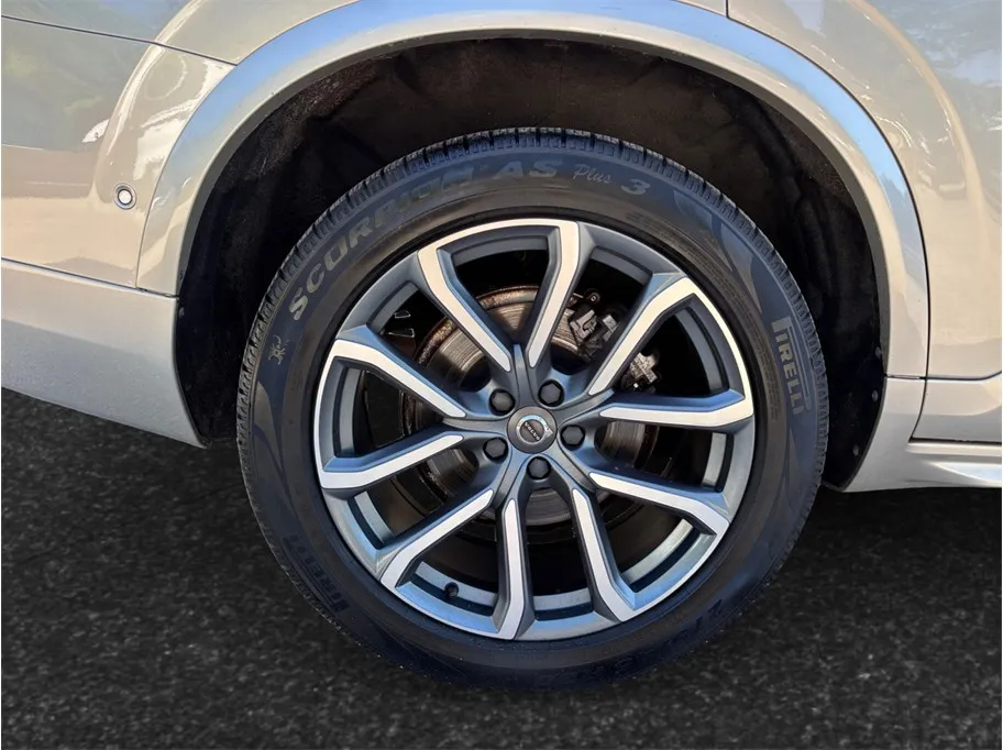 Volvo XC90 photo 15