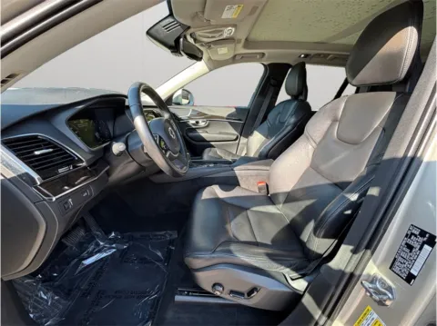 Photos of 2018 Volvo XC90 T6 Momentum Sport Utility 4D for sale in Jacksonville, FL at Merit Auto Group Atlantic
