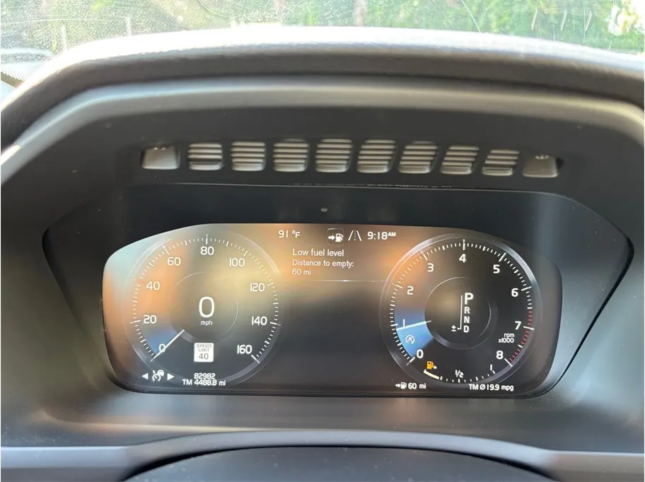 Volvo XC90 photo 25
