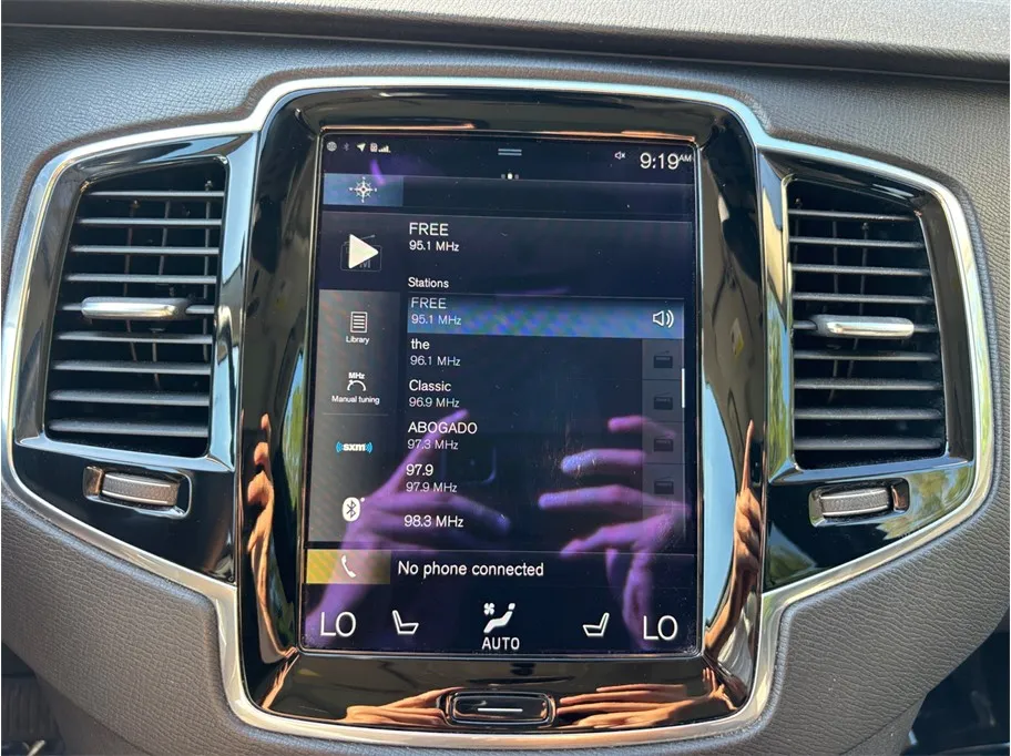 Volvo XC90 photo 30