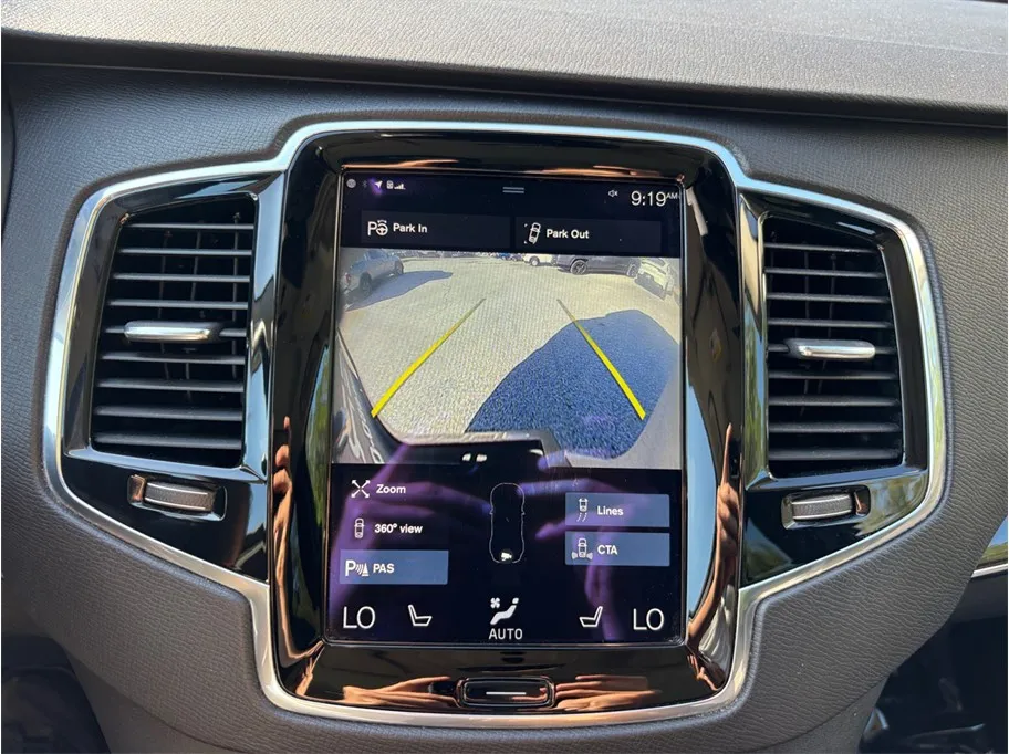 Volvo XC90 photo 32